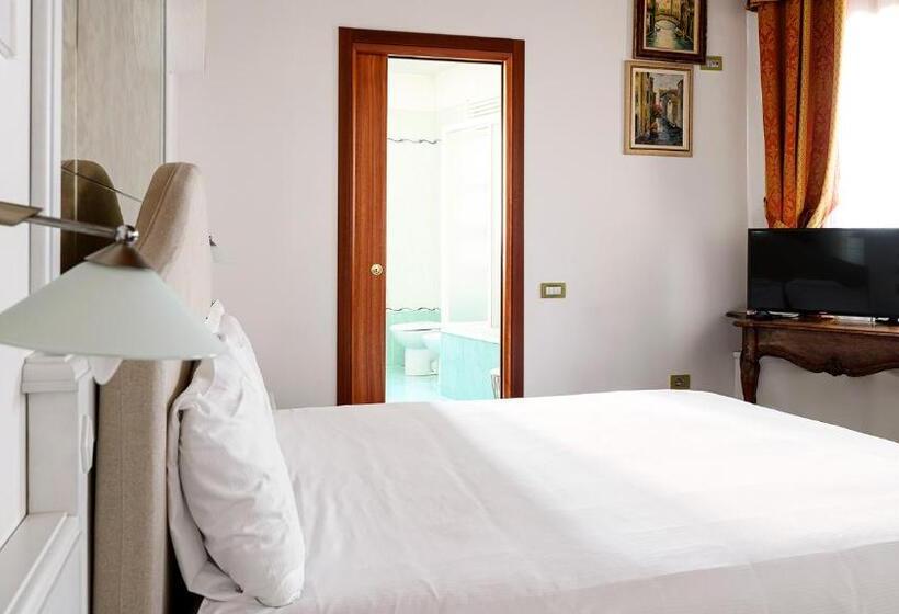 Pokój Deluxe, Casanova Fourrooms