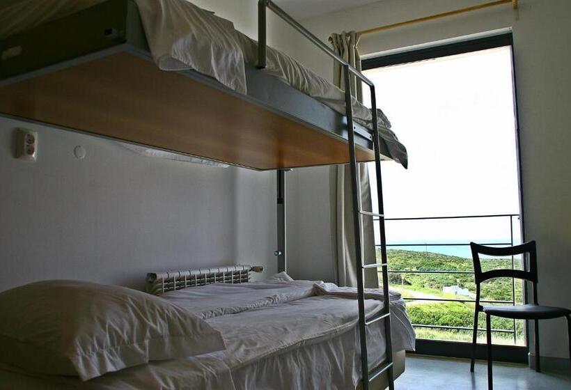 Семейный Номер, Hi Arrifana Destination Hostel