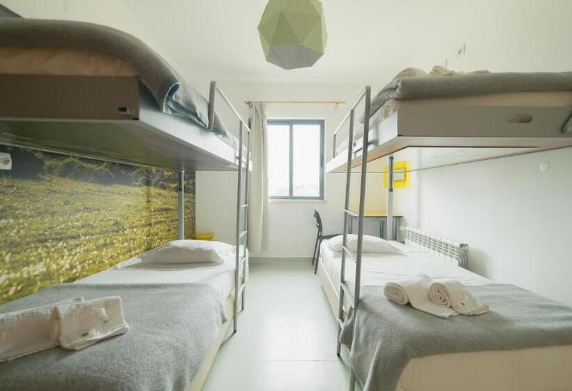 Семейный Номер, Hi Arrifana Destination Hostel