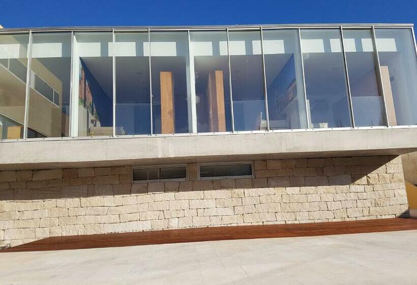 اتاق لوکس با چشم‌انداز, Hostel Da Praça