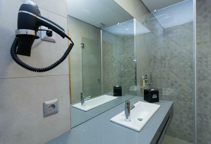 اتاق لوکس با چشم‌انداز, Hostel Da Praça