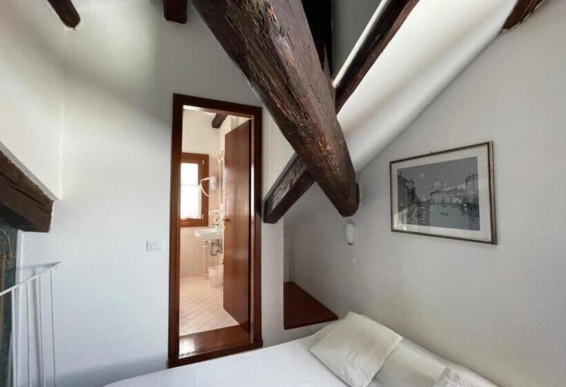 اتاق سوپریور, Ai Do Mori