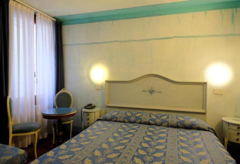 اتاق خانوادگی, Ai Do Mori