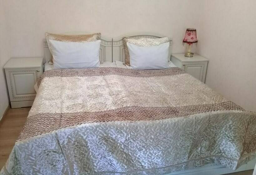 اتاق لوکس, Bashnya