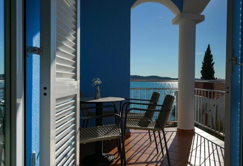 غرفة عائلية ذات إطلالة جانبية على البحر, Belvedere