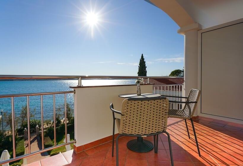 غرفة قياسية مطلّة علي البحر مزوَّدة بشُرفة, Belvedere