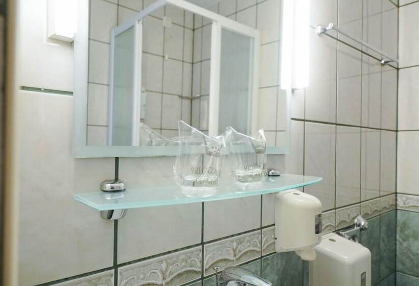 غرفة عائلية ذات إطلالة جانبية على البحر, Belvedere