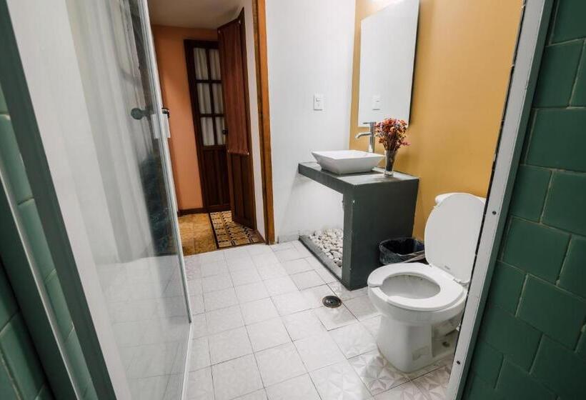 اتاق استاندارد چهار تخته, Casa Veeyuu