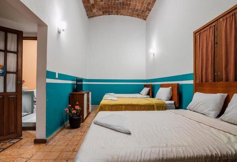 اتاق استاندارد چهار تخته, Casa Veeyuu