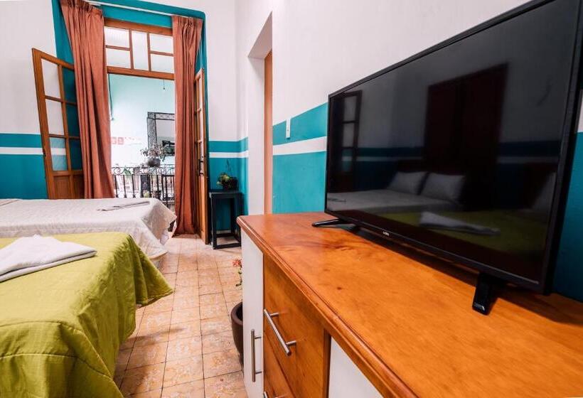 اتاق استاندارد چهار تخته, Casa Veeyuu