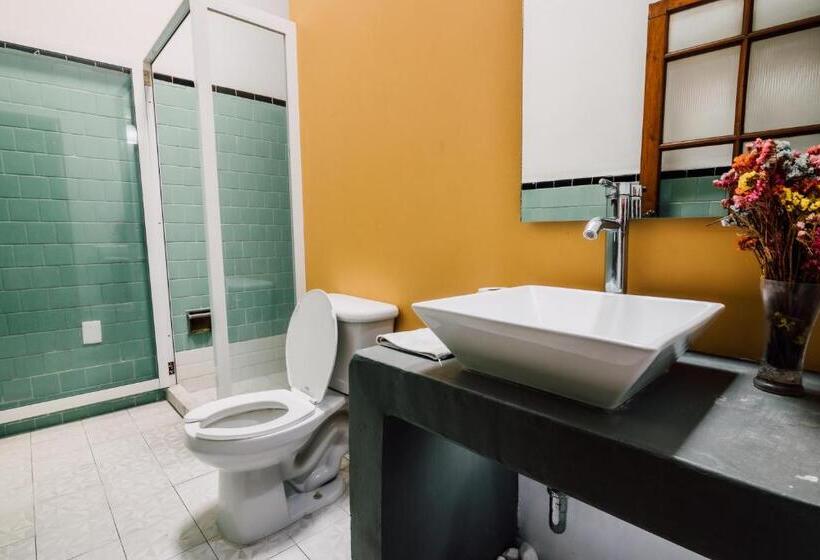 اتاق استاندارد سه نفره, Casa Veeyuu