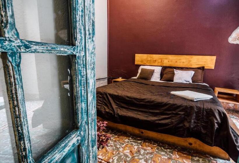 اتاق استاندارد با سرویس بهداشتی مشترک, Casa Veeyuu