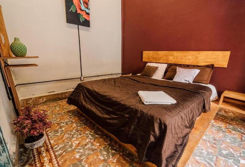 اتاق استاندارد با سرویس بهداشتی مشترک, Casa Veeyuu