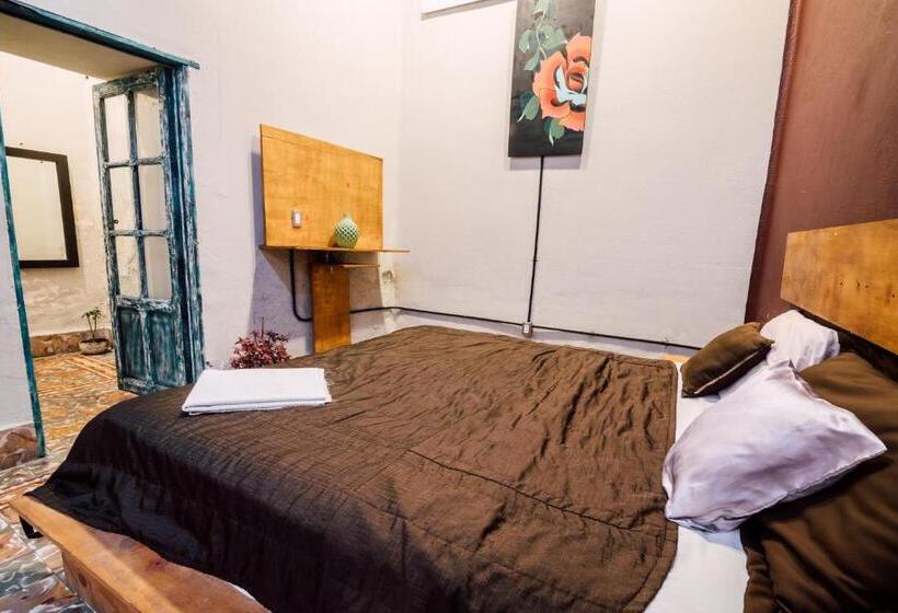 اتاق استاندارد با سرویس بهداشتی مشترک, Casa Veeyuu