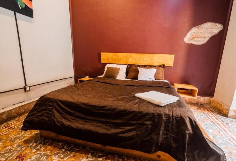 اتاق استاندارد با سرویس بهداشتی مشترک, Casa Veeyuu