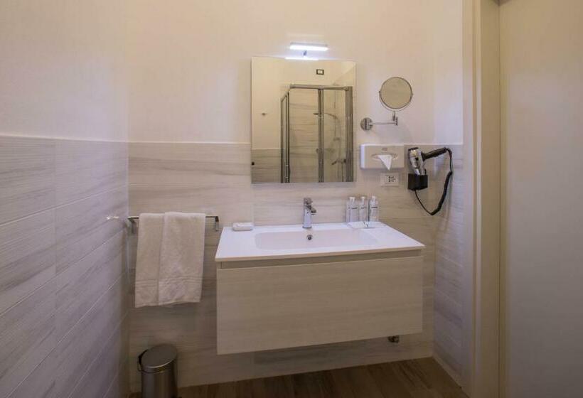 חדר סטנדרט לשלושה, Cortaccia Sanvitale