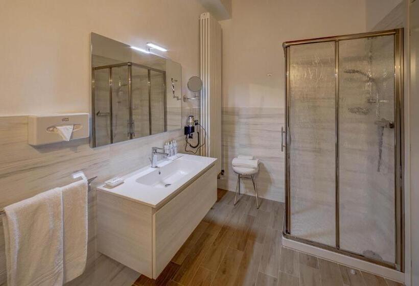 חדר סטנדרט לארבעה, Cortaccia Sanvitale