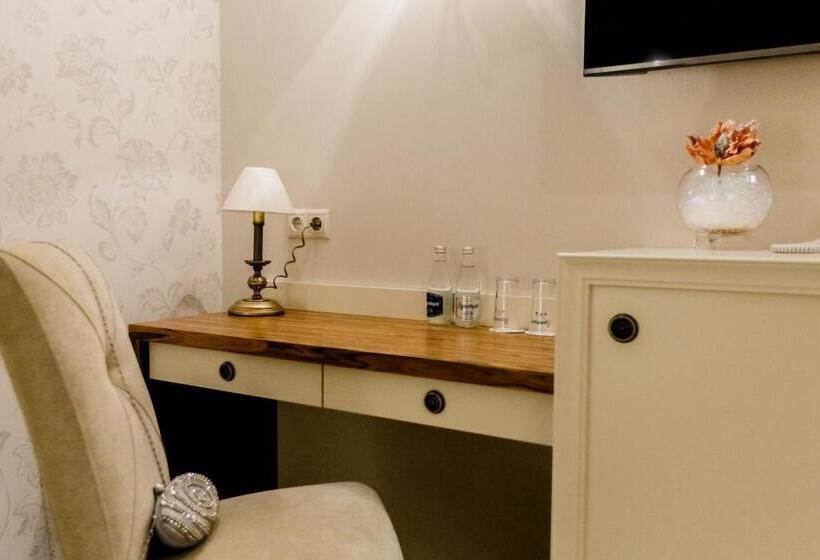 اتاق سوپریور با تخت بزرگ, Galant