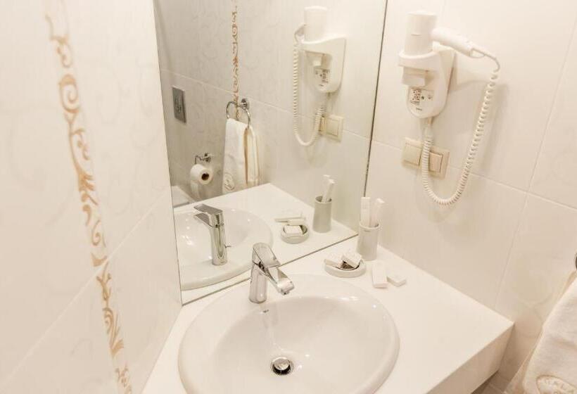 سوییت جونیور, Galant