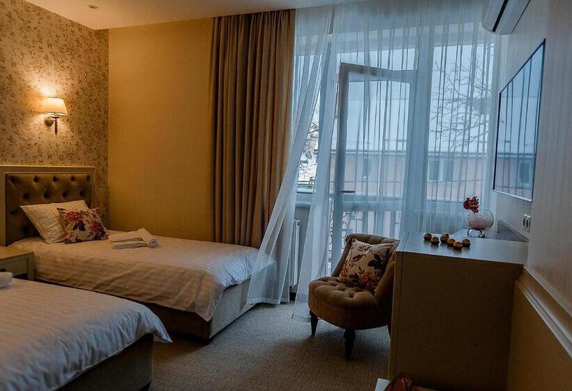 اتاق استاندارد با بالکن, Galant