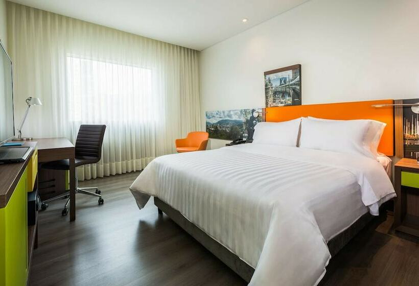 Camera Standard, Hampton By Hilton Bogota Airport