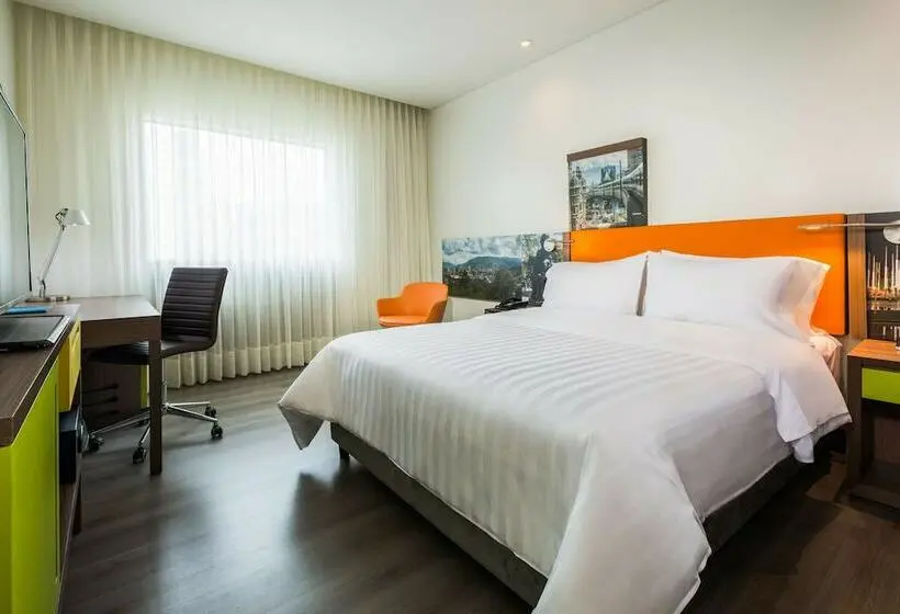 Camera Standard, Hampton By Hilton Bogota Airport