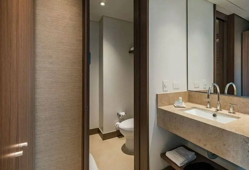 Camera Standard, Hampton By Hilton Bogota Airport