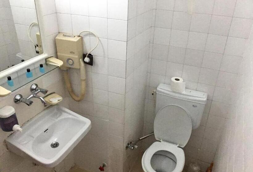 اتاق خانوادگی, Murat