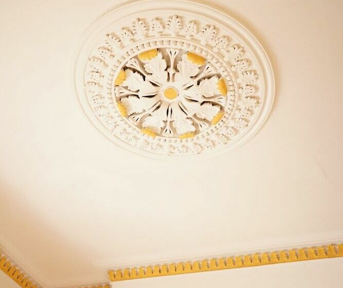 غرفة ديلوكس, Regency