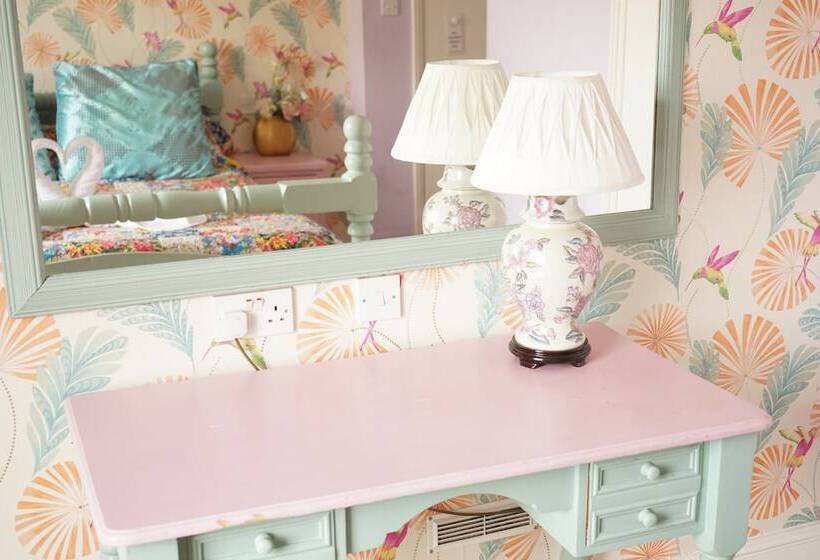 غرفة ديلوكس, Regency