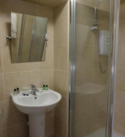 استودیوی استاندارد, The Lawns