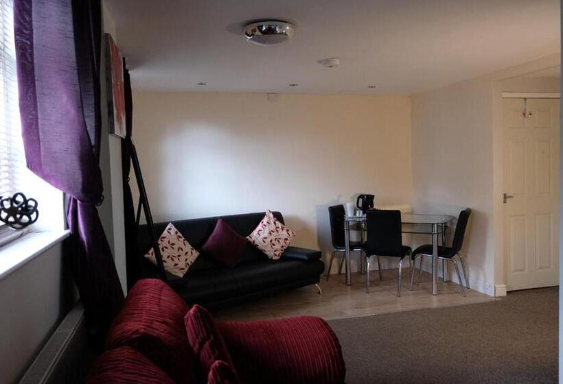 استودیوی استاندارد, The Lawns