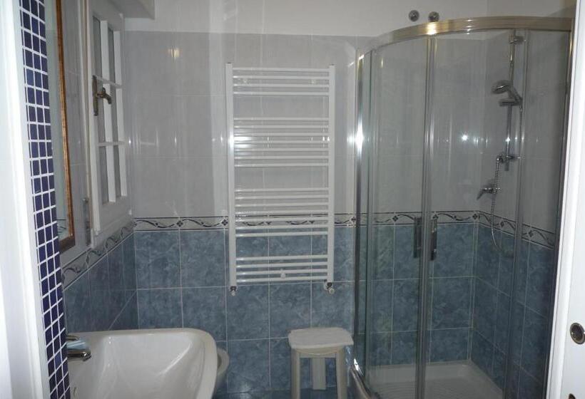 コンフォートルーム, Villa Pina