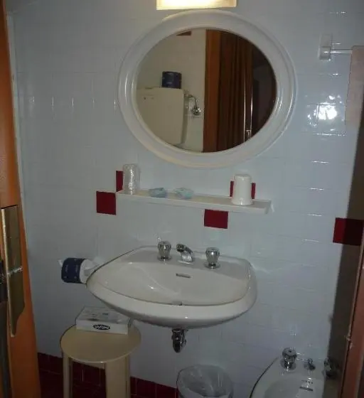 Economy Triple Room, Villa Pina