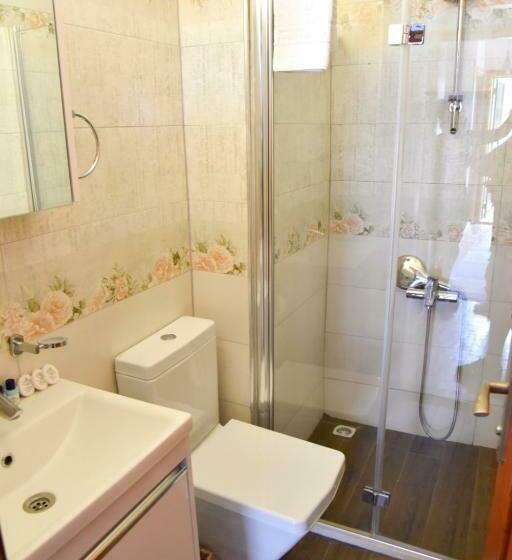 舒适三人间, Balim Sultany