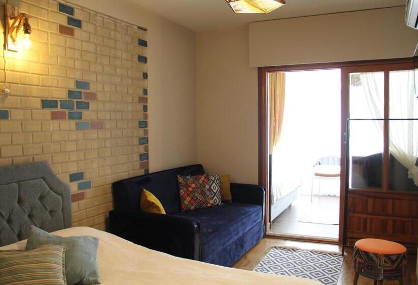 舒适三人间, Balim Sultany