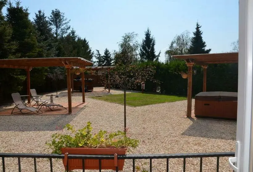 バルコニー付きスタンダードルーム, Garden Vendégház Makó
