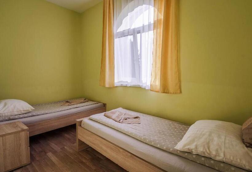 Семейный Номер, Garden Vendégház Makó