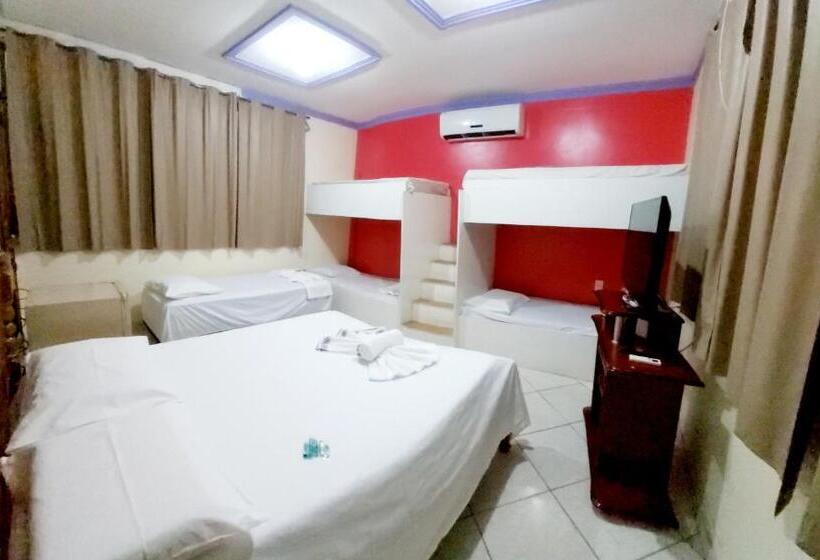 חדר משפחתי, Solo Nunes