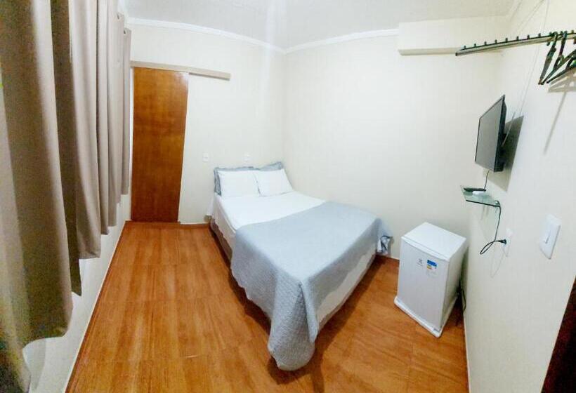 חדר סטנדרט, Solo Nunes