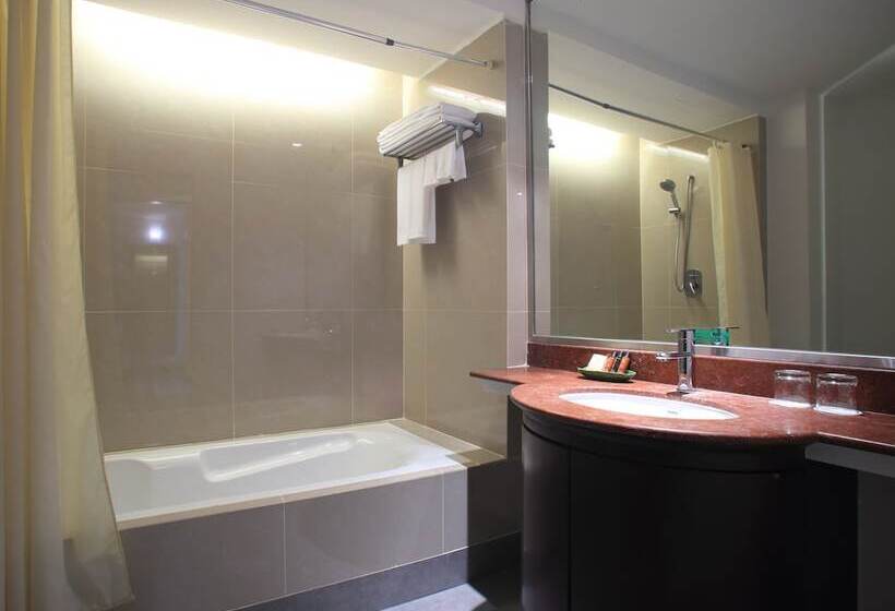 Номер Deluxe Вид на Город, Fortune Hotel Korat  Sha Plus