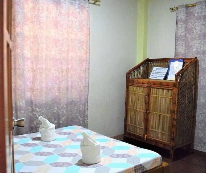 חדר משפחתי, Aleston Secret