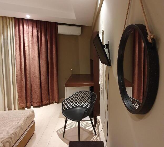 اتاق کلاسیک, Aphroditi Island Park