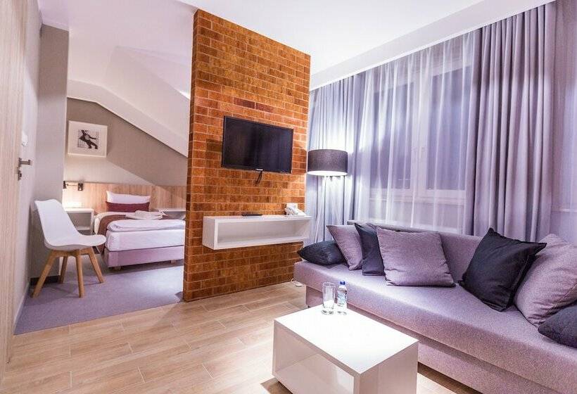 חדר דלוקס, Falcon