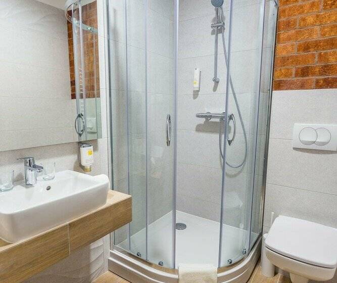 חדר דלוקס, Falcon