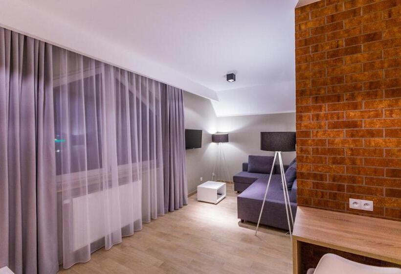 חדר דלוקס, Falcon