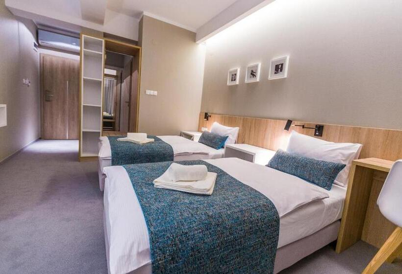 חדר סטנדרט, Falcon