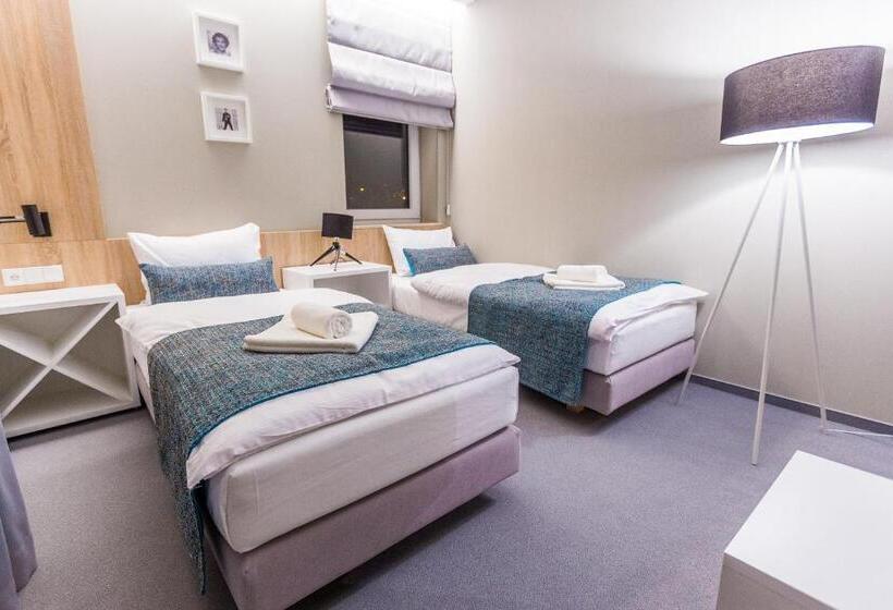 חדר סטנדרט, Falcon