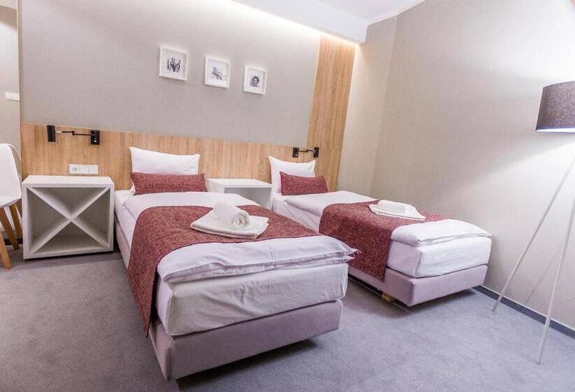 חדר סטנדרט, Falcon