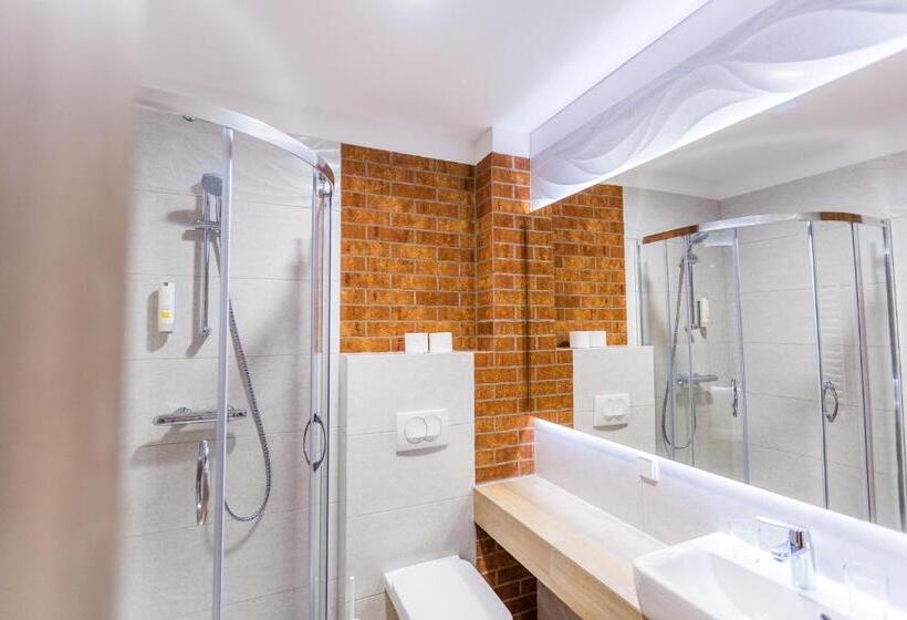 חדר סטנדרט, Falcon